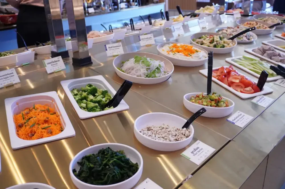 เขย่าวงการสลัดบาร์! โอ้กะจู๋ เปิดตัว “Grill & Ground” แบรนด์ใหม่ครั้งแรกในไทย ชูคอนเซ็ปต์ Steak & Salad Bar รูปแบบใหม่ Unlimited Freshness, Your Way ตอบโจทย์ยุคคุ้มค่า-พรีเมียม-ประสบการณ์ต้องได้ครบ